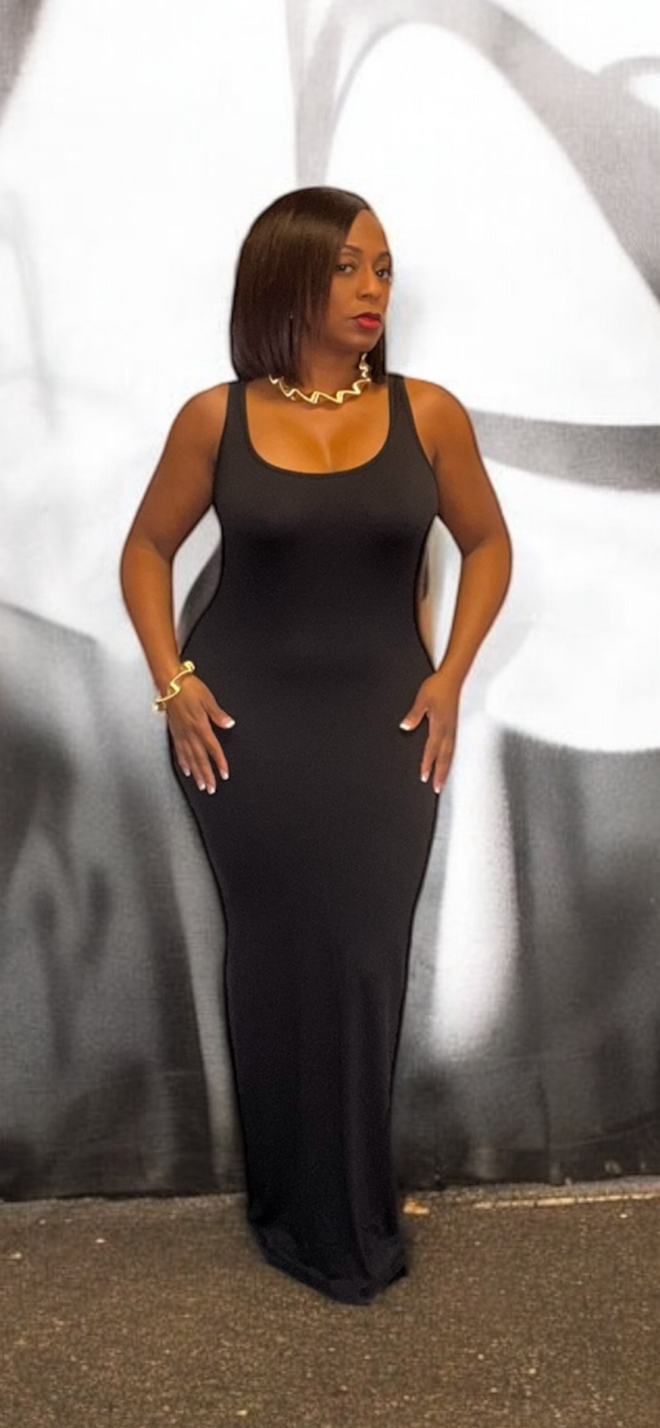 Scoop Neck Maxi Dress (Black)